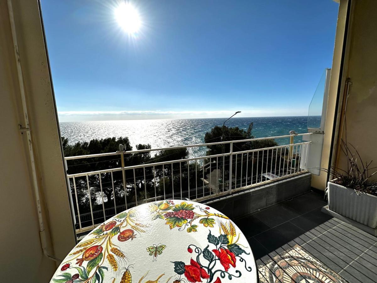 Suite Fronte Mare - Санремо Экстерьер фото