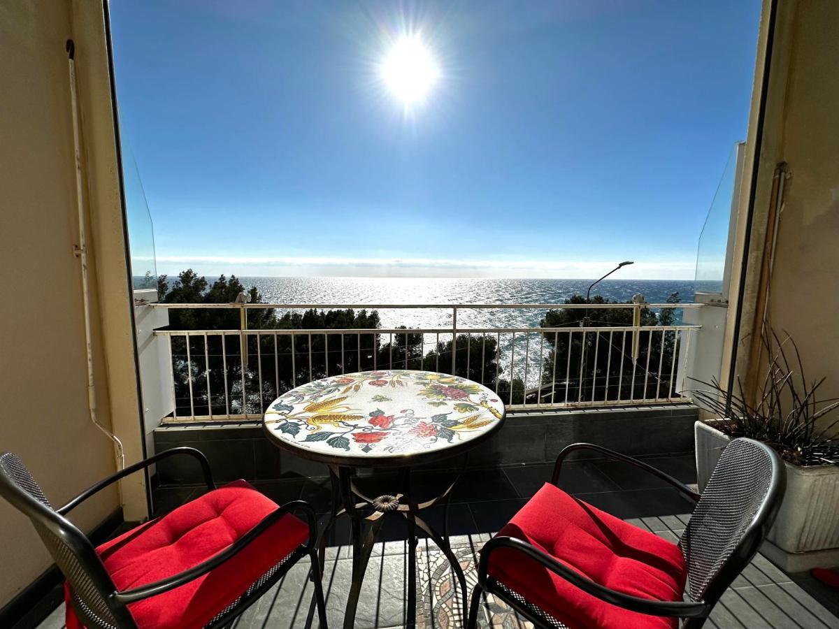 Suite Fronte Mare - Санремо Экстерьер фото